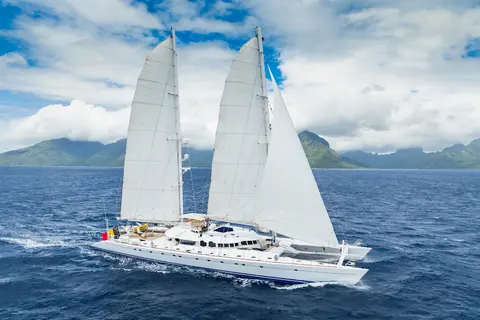 Douce France Yacht Charter, photograph 3
