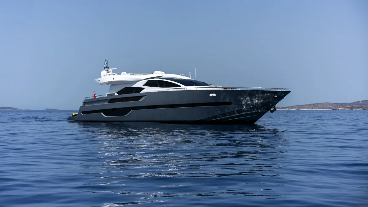 Eleven I Yacht Charter