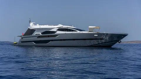 Eleven I Yacht Charter, photograph 3
