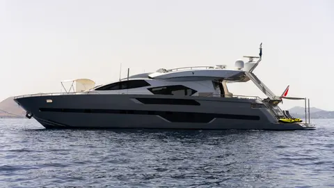 Eleven I Yacht Charter, photograph 4