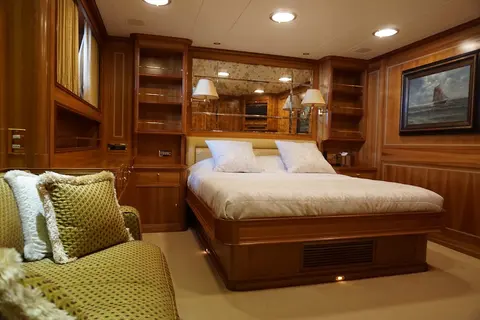 Ellen Yacht Charter, photograph 12