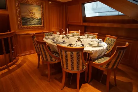 Ellen Yacht Charter, photograph 6