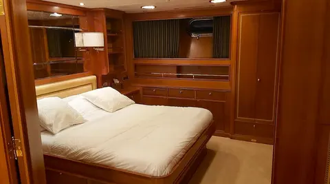 Ellen Yacht Charter, photograph 8