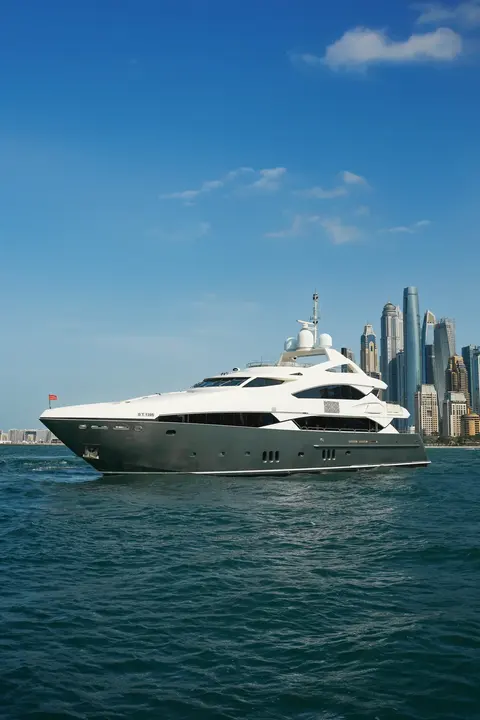 Encore Yacht Charter in Dubai, photograph 5