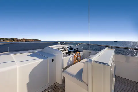 Energy Yacht Charter, photograph 9