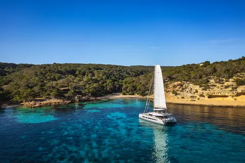 Era Yacht Charter, photograph 2