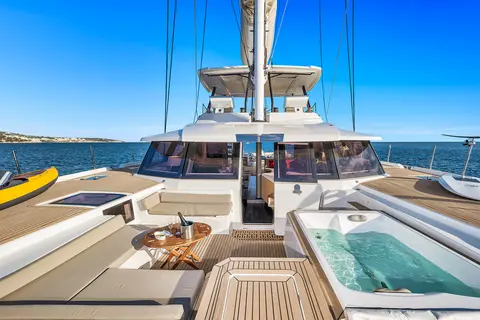 Era Yacht Charter, photograph 7