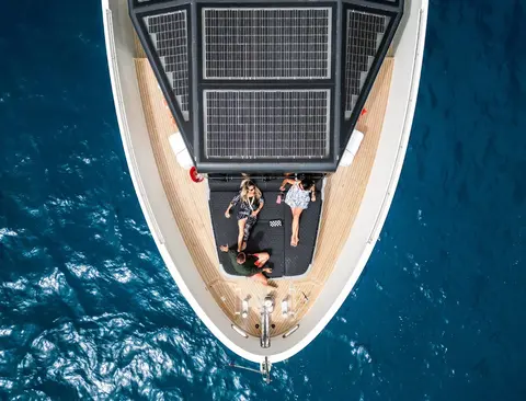 Eternity 44 Yacht Charter, photograph 3