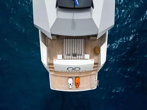 Eternity 44 Yacht Charter, photograph 4