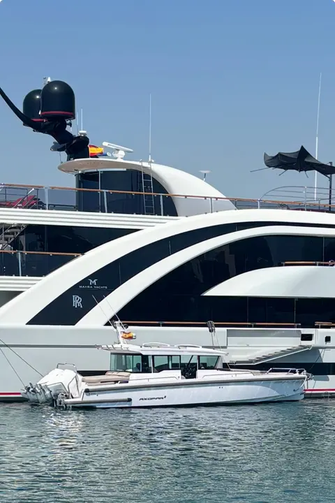 Euphoria Yacht Charter, photograph 2