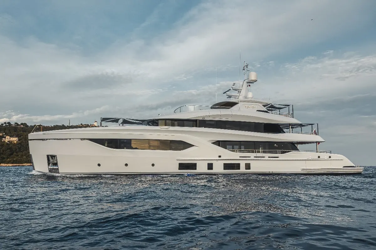 Extra Time Yacht Charter