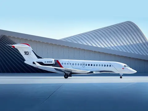 Falcon 10X Private Jet Charter, photograph 4