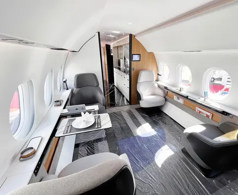 Falcon 10X Private Jet Charter, photograph 8