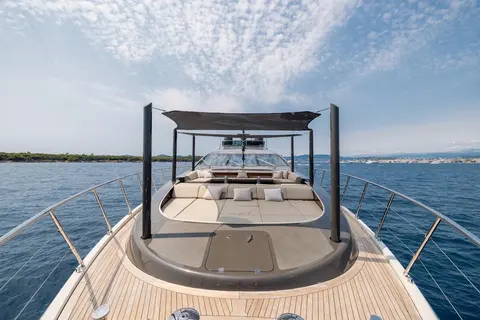 Fanamax Yacht Charter, photograph 10