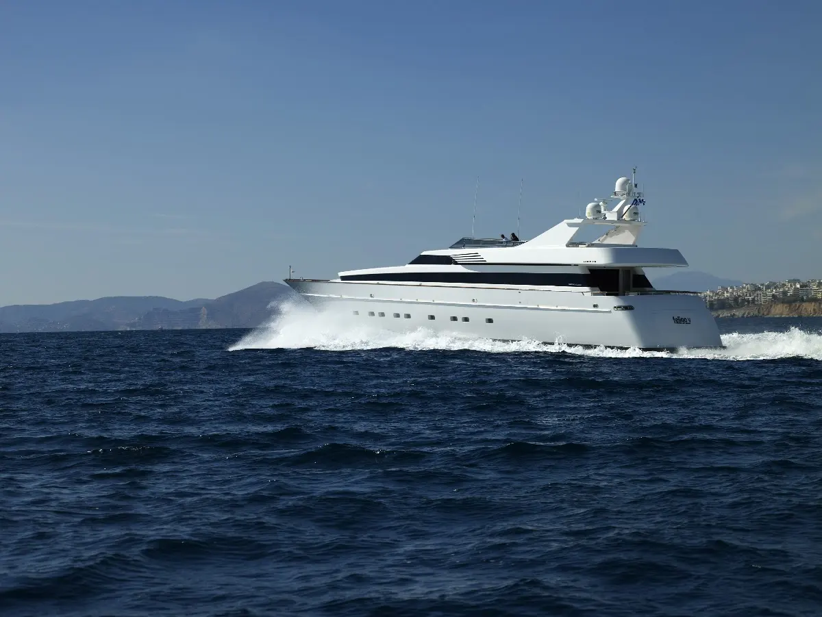 Feligo V Yacht Charter