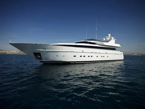 Feligo V Yacht Charter, photograph 2