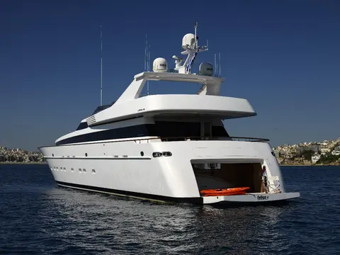 Feligo V Yacht Charter, photograph 4