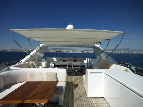Feligo V Yacht Charter, photograph 6