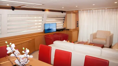 Felina Yacht Charter, photograph 11