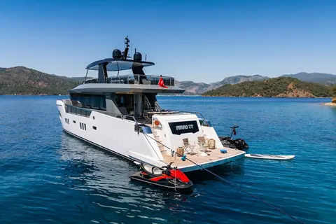 Ferro 77 Yacht Charter, photograph 12
