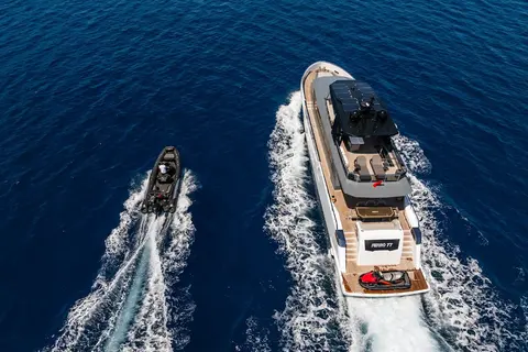 Ferro 77 Yacht Charter, photograph 6