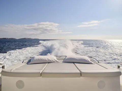 For Ever Yacht Charter, photograph 10