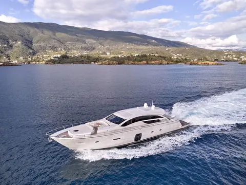 For Ever Yacht Charter, photograph 4