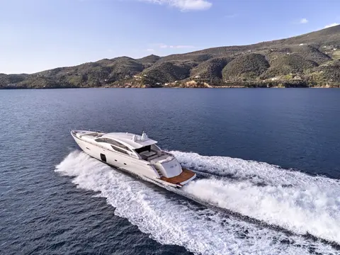 For Ever Yacht Charter, photograph 5