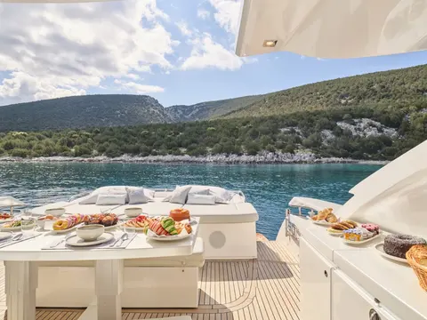 For Ever Yacht Charter, photograph 8
