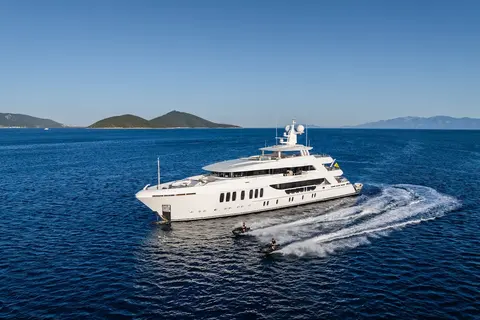 Fortuna Yacht Charter, photograph 12