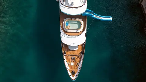 Freedom Yacht Charter, photograph 11