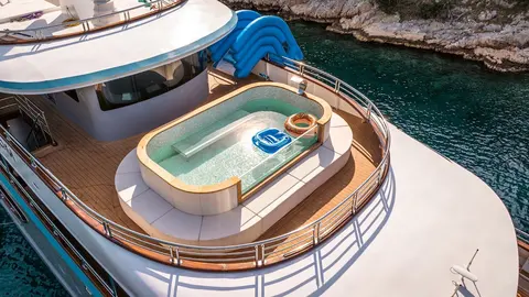 Freedom Yacht Charter, photograph 12