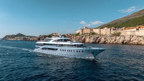 Freedom Yacht Charter, photograph 2