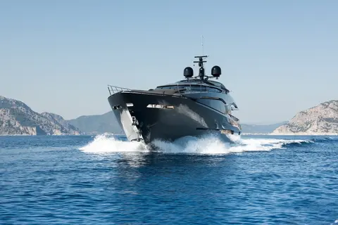 FX Yacht Charter, photograph 11