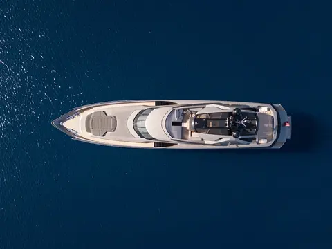 FX Yacht Charter, photograph 2