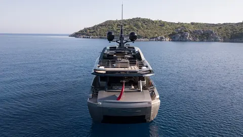 FX Yacht Charter, photograph 4