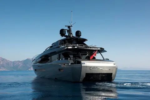 FX Yacht Charter, photograph 9