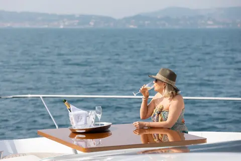 G Yacht Charter, photograph 12