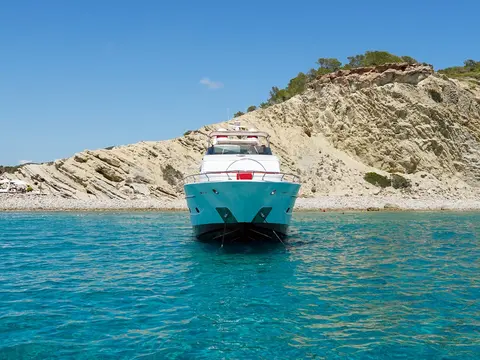 Geminis Yacht Charter, photograph 3