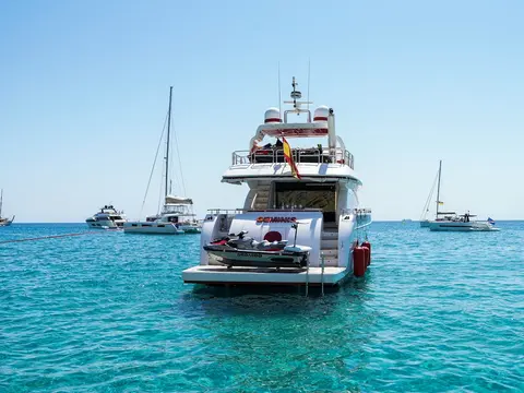 Geminis Yacht Charter, photograph 5