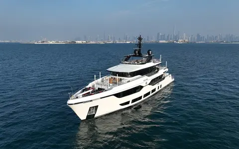Geulunel Yacht Charter, photograph 2