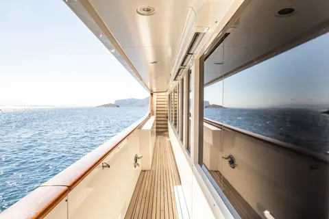 Ghost III Yacht Charter, photograph 10