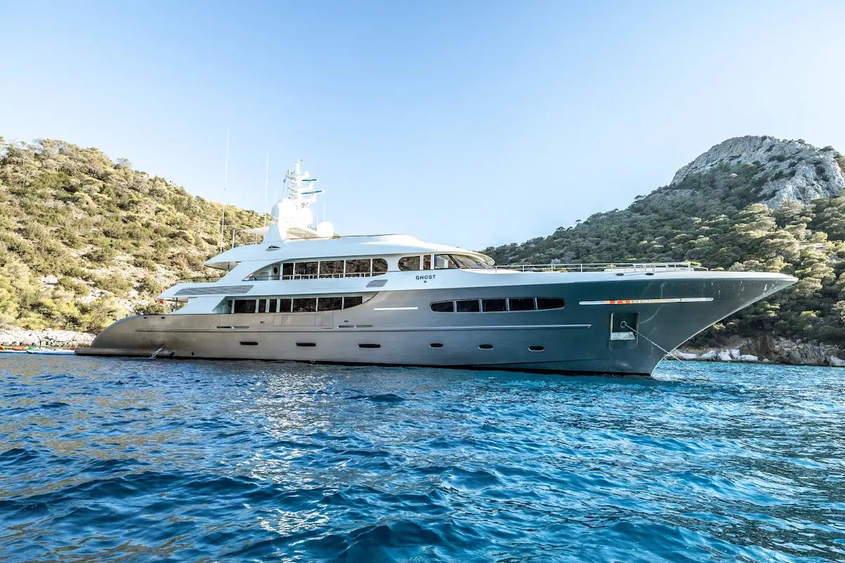 Ghost III Yacht Charter