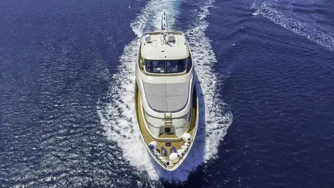 Grace Yacht Charter, photograph 3