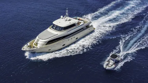 Grace Yacht Charter, photograph 5