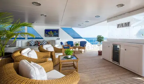 Grace Yacht Charter in Dubai, photograph 7
