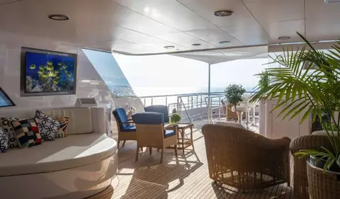 Grace Yacht Charter in Dubai, photograph 9