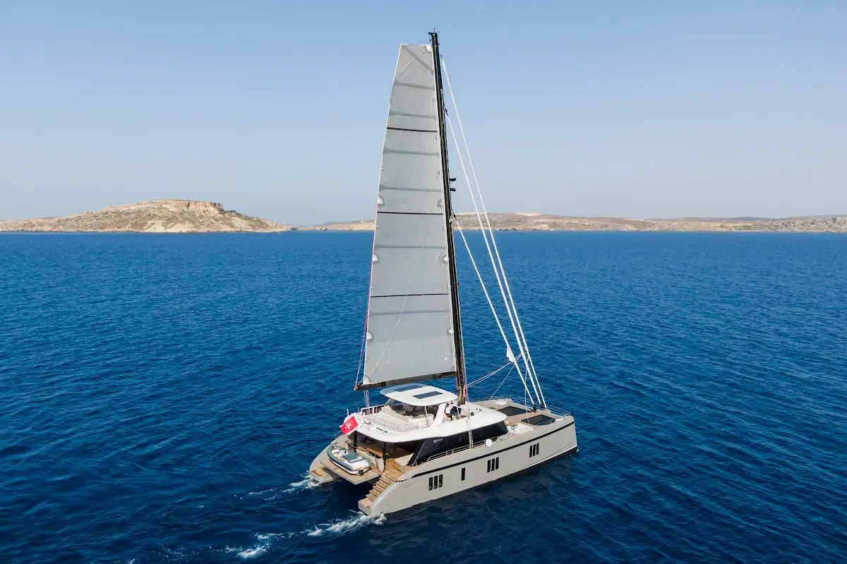 Grey B Yacht Charter