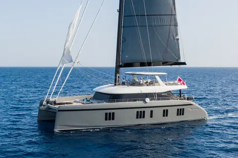 Grey B Yacht Charter, photograph 2