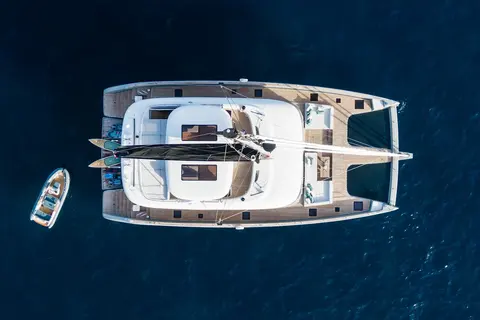 Grey B Yacht Charter, photograph 6